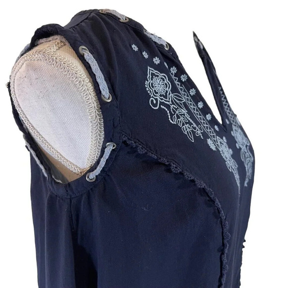 Knox Rose Blue Embroidered Blouse XS Sleeveless Flowers V Neck Boho Embellished - Picture 6 of 7